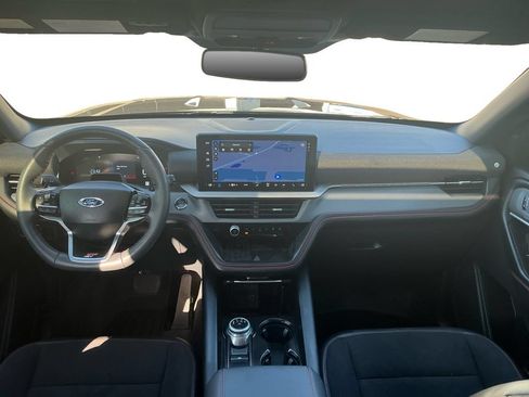 Used 2025 Ford Explorer ST AWD/4WD image 17