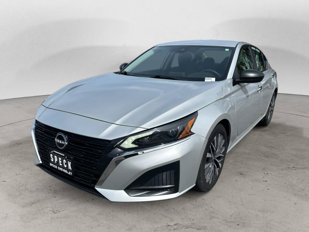 Used 2024 Nissan Altima 2.5 SV FWD image 1