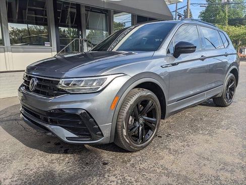 Used 2023 Volkswagen Tiguan SE R-Line AWD/4WD image 1