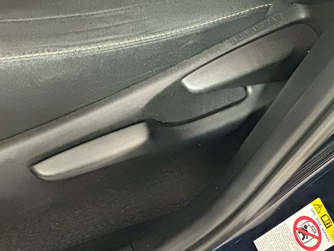 Used 2017 Toyota RAV4 XLE FWD image 13