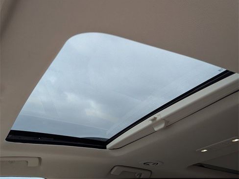 Certified 2023 GMC Acadia Denali w/ Denali Ultimate Package image 17