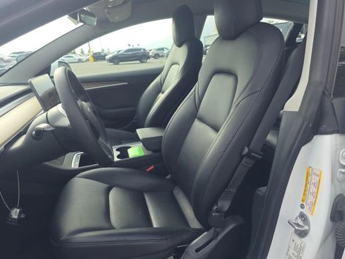 Used 2022 Tesla Model 3 Standard Range image 6