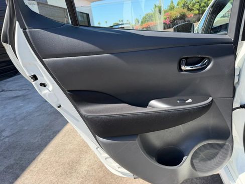 Used 2018 Nissan Leaf S w/ S Charge Package FWD image 28