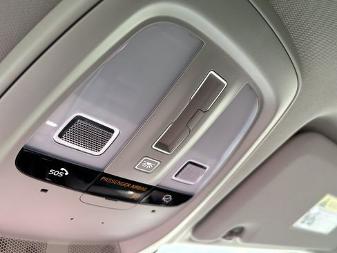 Certified 2024 Volvo XC60 T8 Ultimate w/ Protection Package Premier image 34