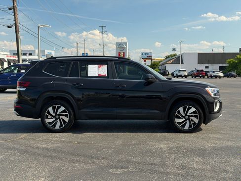 Used 2024 Volkswagen Atlas SE FWD image 8