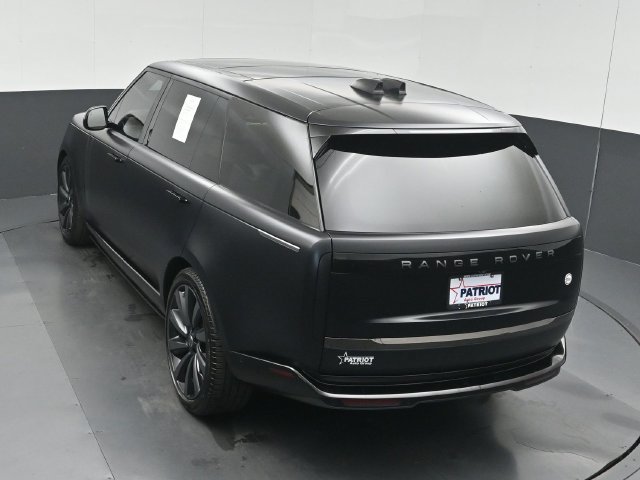 Used 2024 Land Rover Range Rover SV AWD/4WD image 40