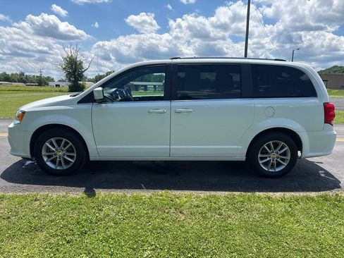 Used 2019 Dodge Grand Caravan SXT FWD image 4