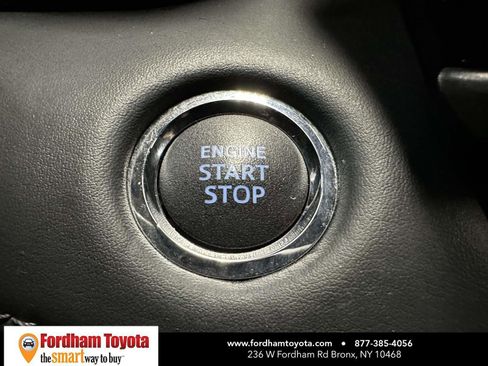 Used 2022 Toyota Highlander XLE image 32