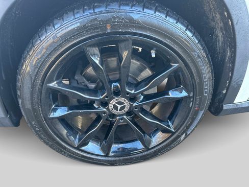 Used 2017 Mercedes-Benz GLA 250 4MATIC image 9