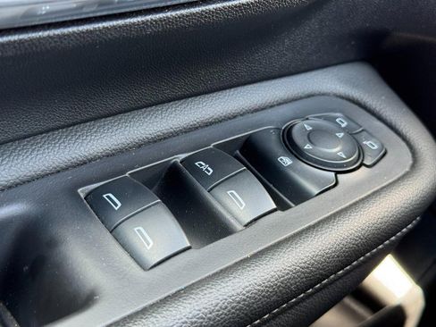 Used 2024 GMC Terrain SLE FWD image 23