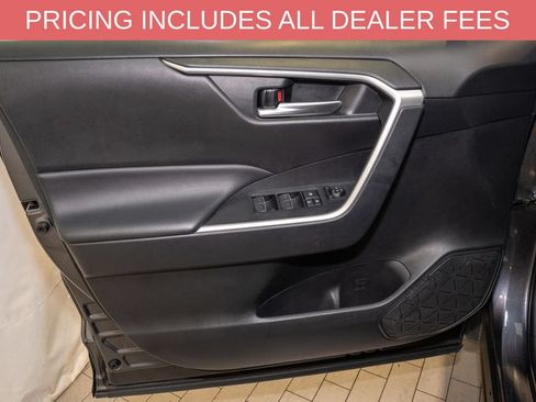Used 2025 Toyota RAV4 XLE FWD image 11