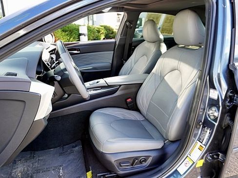 Used 2019 Toyota Avalon XLE image 14