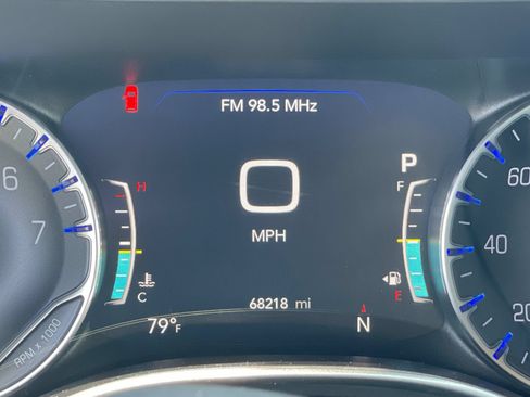 Used 2024 Chrysler Pacifica Touring-L FWD image 30