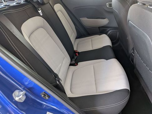 Used 2025 Hyundai Venue SEL FWD image 30