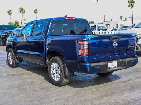Used 2022 Nissan Frontier SV AWD/4WD image 7