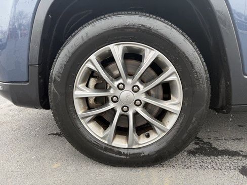 Certified 2021 Jeep Cherokee Latitude Lux w/ Comfort/Convenience Group image 24