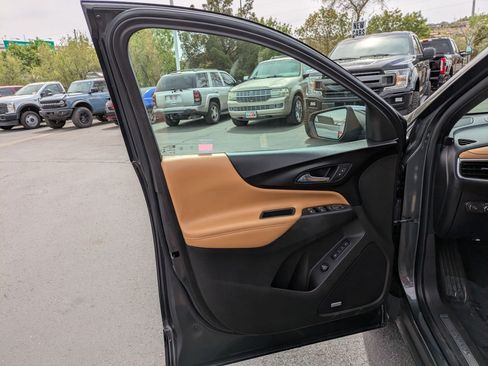 Used 2019 Chevrolet Equinox Premier image 12