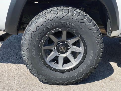 Used 2020 Toyota Tacoma TRD Off-Road w/ TRD Premium Off Road Package image 44