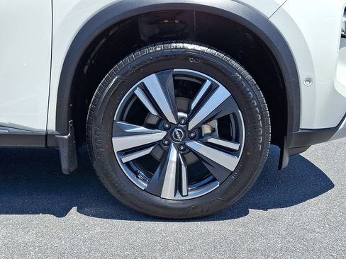Certified 2023 Nissan Rogue Platinum w/ Platinum Premium Package AWD/4WD image 9