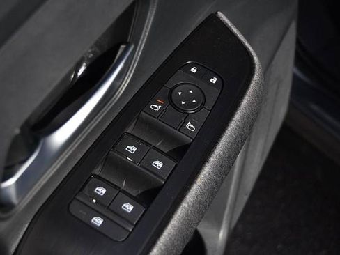 New 2026 Nissan Kicks SV image 9