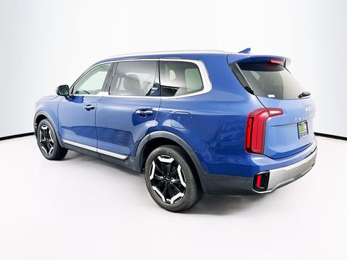 Used 2025 Kia Telluride S FWD image 5
