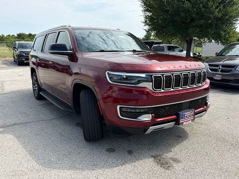 Used 2024 Jeep Wagoneer L Series II w/ Flexible Seating Group AWD/4WD image 7