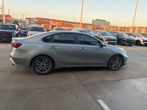 Used 2023 Kia Forte GT-Line w/ GT-Line Premium Package image 5