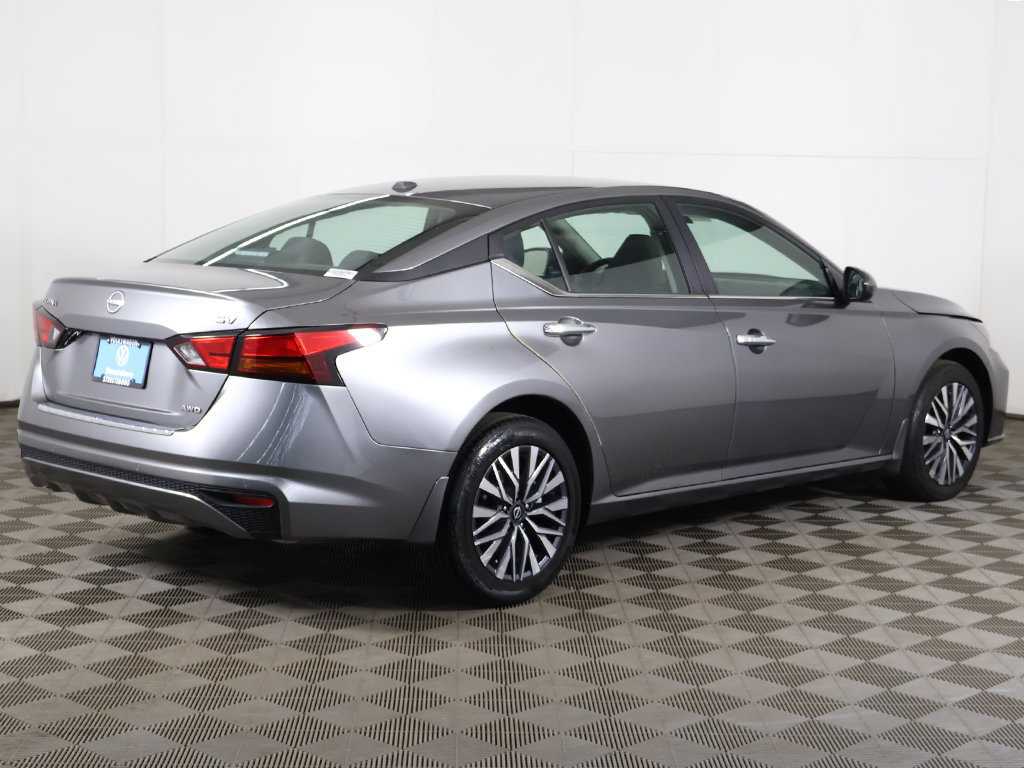 Used 2023 Nissan Altima 2.5 SV AWD/4WD image 7