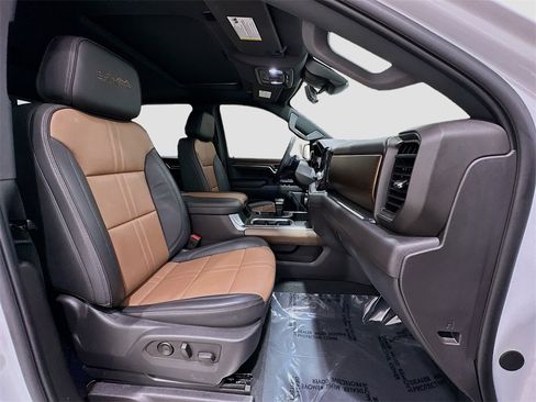 Used 2024 Chevrolet Silverado 1500 High Country w/ Technology Package image 30