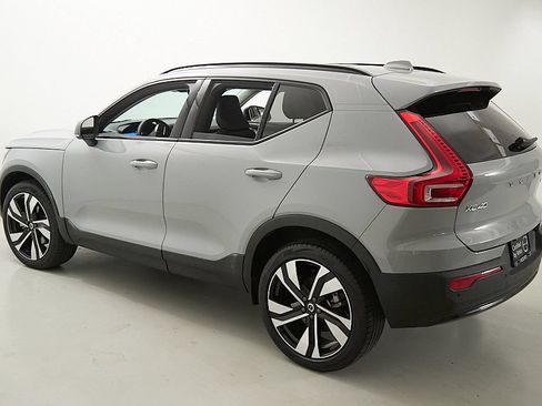 Certified 2025 Volvo XC40 B5 Ultra AWD/4WD image 7