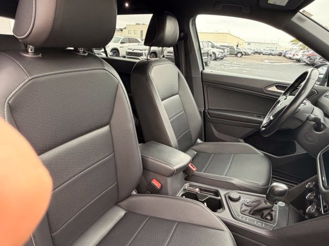 Certified 2021 Volkswagen Tiguan SE R-Line AWD/4WD image 18