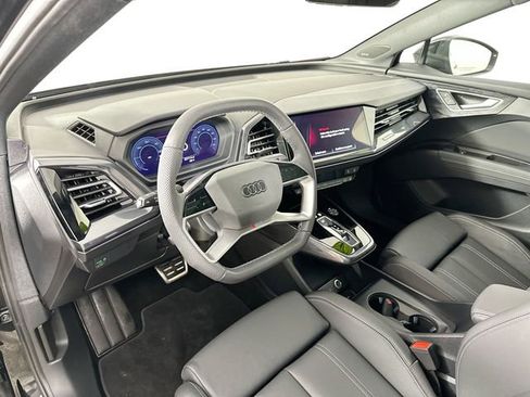 Used 2025 Audi Q4 e-tron Premium Plus w/ Premium Plus image 9
