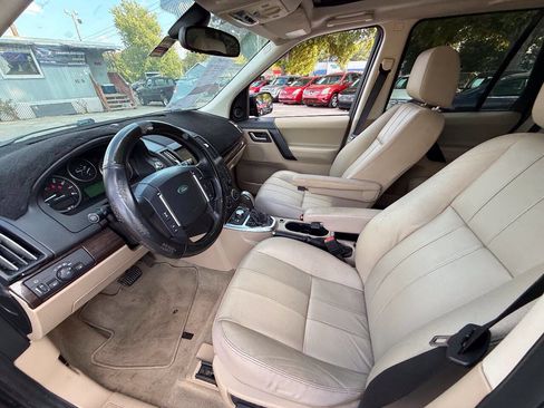 Used 2012 Land Rover LR2 HSE AWD/4WD image 14