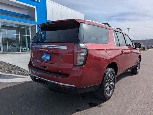 Certified 2023 Chevrolet Suburban LT w/ Luxury Package AWD/4WD image 42