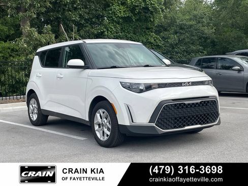 Used 2025 Kia Soul LX w/ LX Technology Package FWD image 1