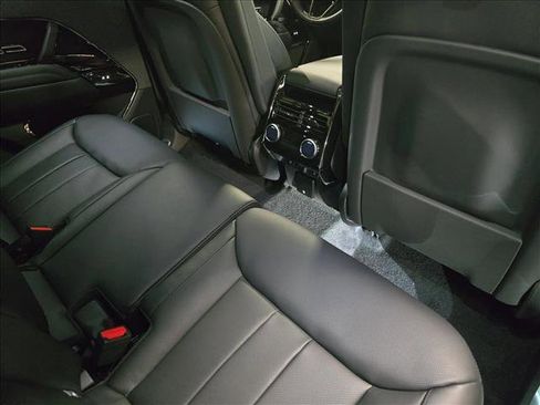 New 2026 Land Rover Range Rover Sport Dynamic SE image 11