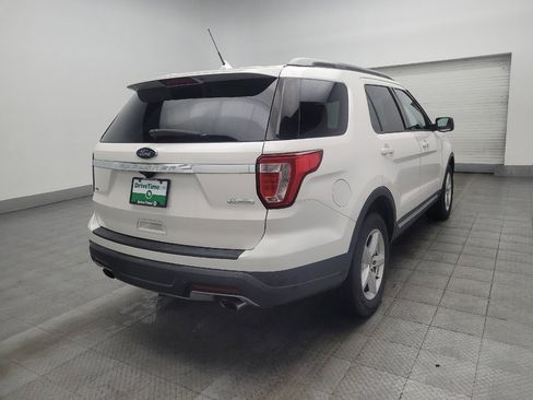 Used 2019 Ford Explorer XLT w/ Equipment Group 202A FWD image 9