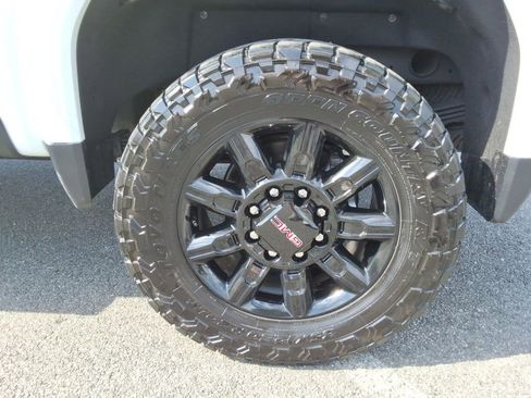 Used 2024 GMC Sierra 2500 AT4 w/ AT4 Preferred Package image 14