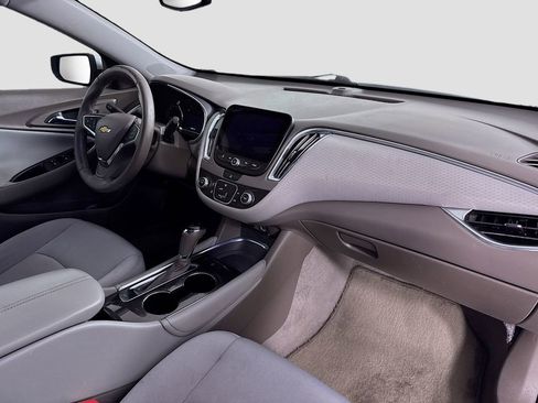 Used 2018 Chevrolet Malibu LT image 30