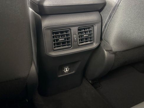 Used 2025 Toyota RAV4 LE AWD/4WD image 39