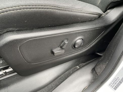 Used 2022 RAM 1500 Lone Star AWD/4WD image 14