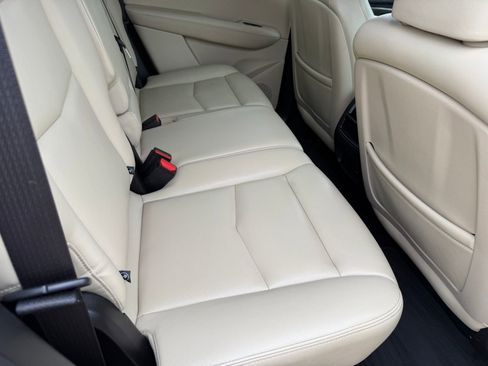 Used 2018 Cadillac XT5 FWD image 18