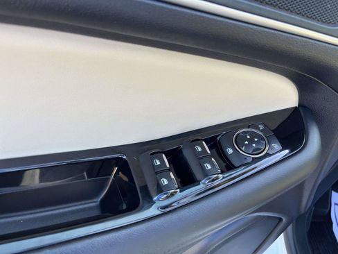 Used 2019 Ford Edge SEL w/ Equipment Group 201A FWD image 13