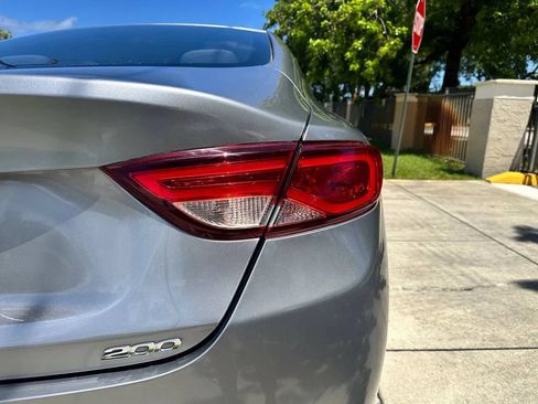 Used 2015 Chrysler 200 Limited FWD image 14