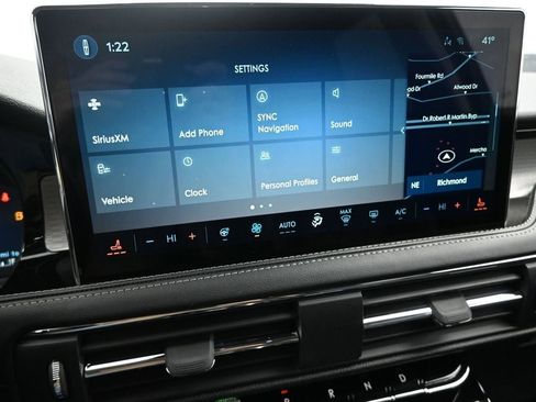 New 2026 Lincoln Corsair Premiere image 15