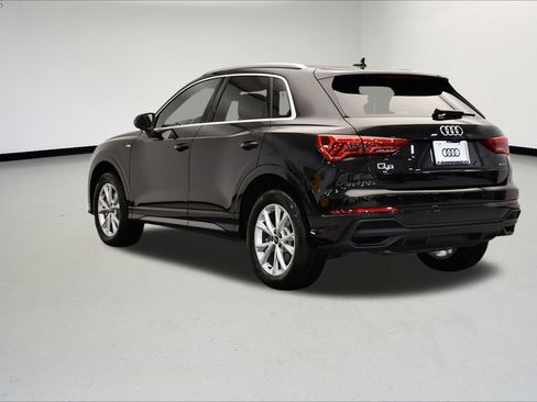 Used 2025 Audi Q3 2.0T Premium w/ Convenience Package image 3