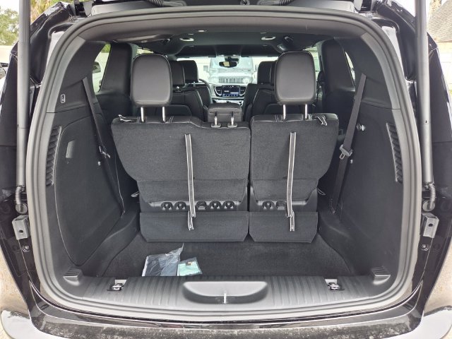 New 2027 Chrysler Pacifica Select FWD image 17