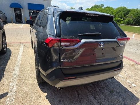 Used 2023 Toyota RAV4 Limited AWD/4WD image 4
