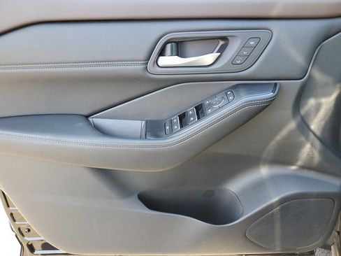 Certified 2023 Nissan Rogue SL w/ SL Premium Package image 23