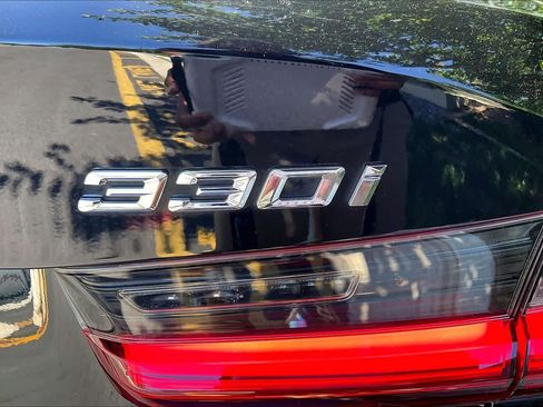 Used 2021 BMW 330i xDrive Sedan w/ Convenience Package AWD/4WD image 32